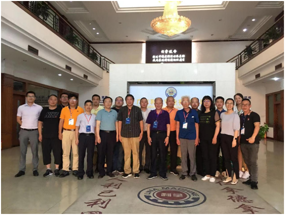 第四屆現(xiàn)代橡膠論壇專家團(tuán)蒞臨廣東利拿實(shí)業(yè)考察指導(dǎo)