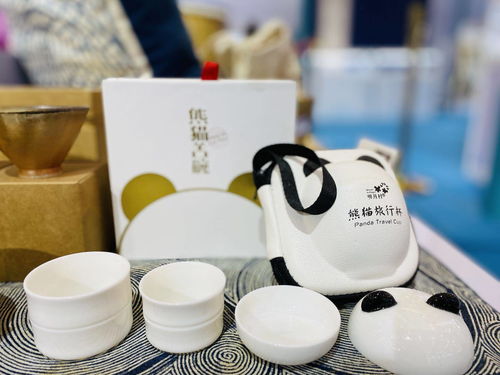大文創(chuàng)引領新文旅 三千余件特色產(chǎn)品點亮文創(chuàng)大會，激發(fā)文藝創(chuàng)作無限活力